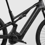 Velo-de-route-electrique-en-carbone-design-simple.webp