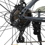 velo-electrique-femme-petite-taille-chaine.webp