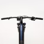 VTT-Electrique-Grande-Taille-guidon.avif