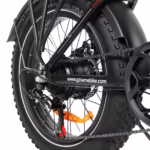 Velo-Electrique-Pliant-pour-Camping-Car-roue.avif